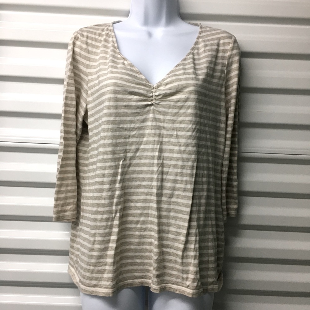 Tommy Bahamas v neck T shirt